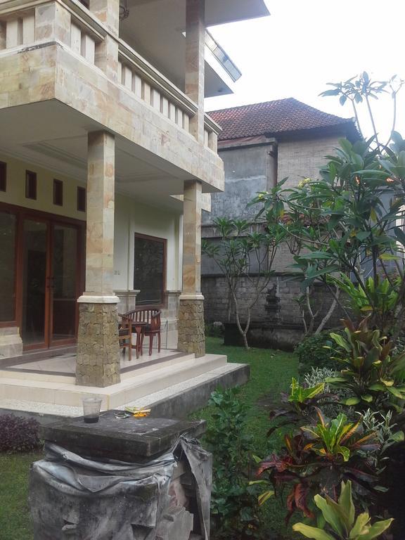 Dewi Ayu Casa de hóspedes 3*